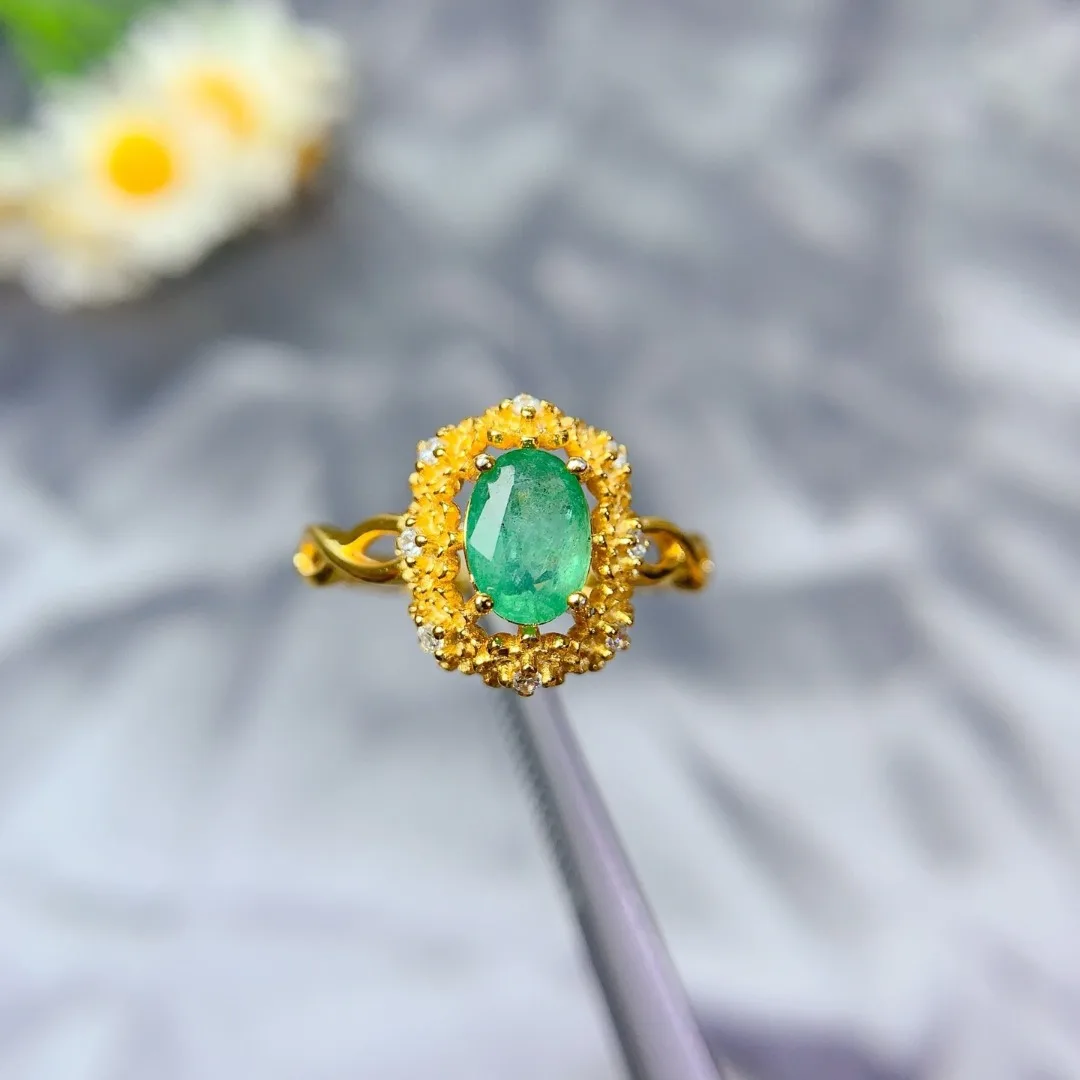 

Уникальное дизайнерское кольцо для женщин с натуральным изумрудом в оправе из стерлингового серебра S925 — настоящий роскошный подарок