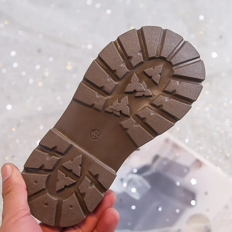 Stiefeletten für Kleinkinder, Mädchen, Herbst/Winter, aus Lackleder, im Stiefelstil, mit Perlen, Netzstoff und Schleife, seitlicher Reißverschluss, rutschfeste, dicke Sohle, Prinzessinnen-Stiefeletten. – Detail 6