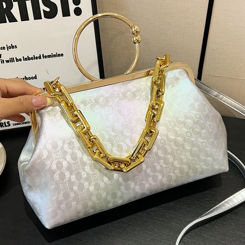 2024 New Designer Women Thick Chain Clip Shell Gold Blue PU Leather Handbags Lady Evening Party Wedding Clutch Messenger Bags