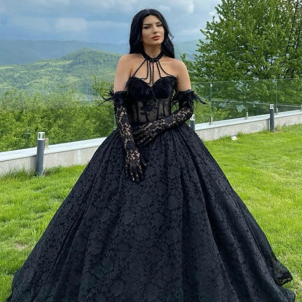 Gothic Black Lace Wedding Dress Beading Sweetheart Vintage Long Bridal Gowns Halter Neck Corset Prom Wear 2025 Customized