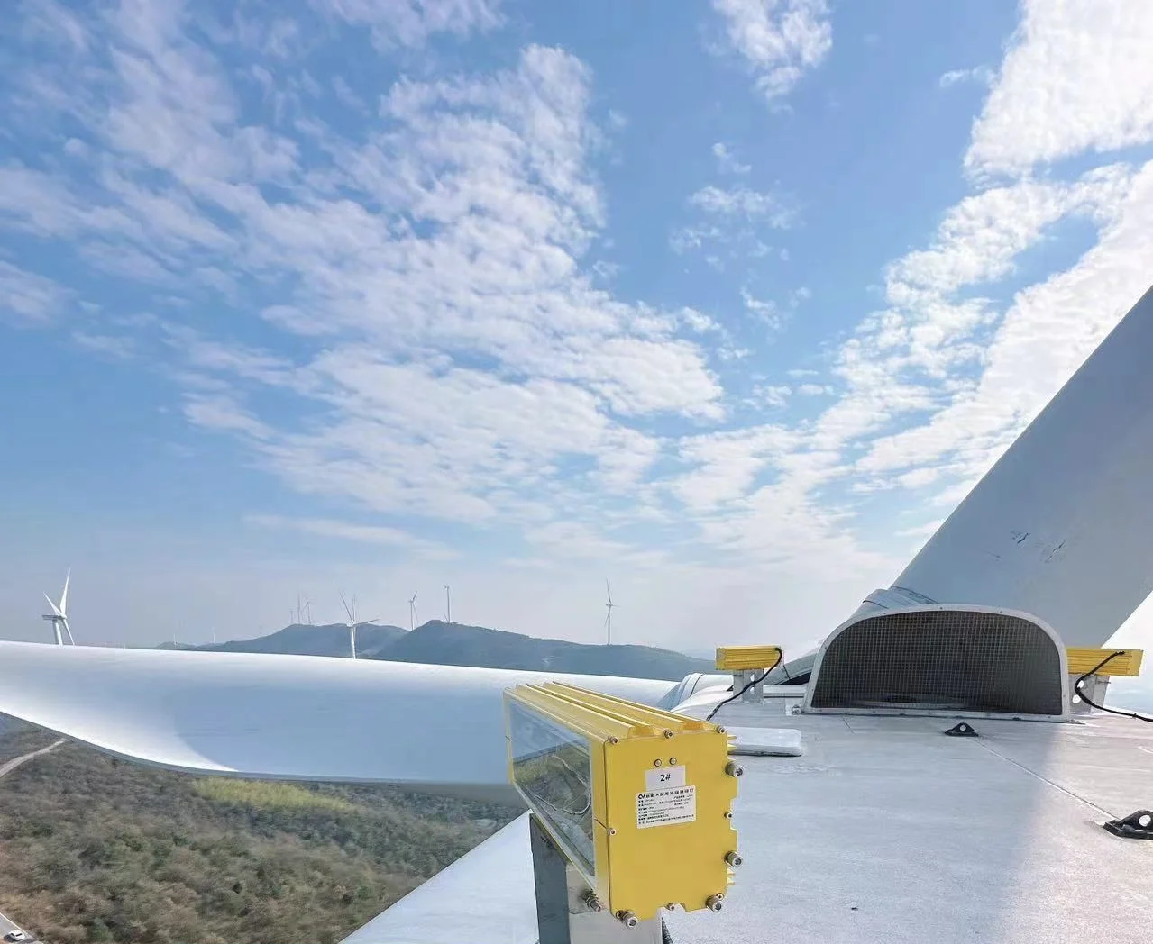 تعزيز سلامة توربينات الرياح على مدار 24 ساعة إضاءة عائق أحمر/أبيض أضواء وامضة تعمل أضواء الطيران المتوسطة الكثافة