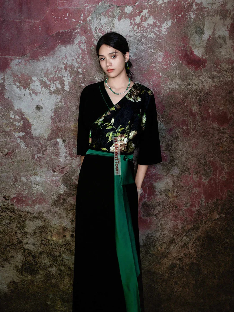 Classical Oil Painting Palace Vintage Lace Tibet Dress Women's Relaxation Noble Chinese Style Old in OrientTown Black Long Robe