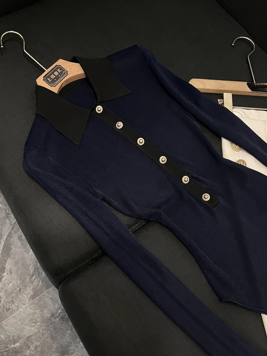 Faionable Retro Color Blo Knitted Slim Fit irt Collar Single Button Women's Sweater Autumn Winter New Arrival Simple El...