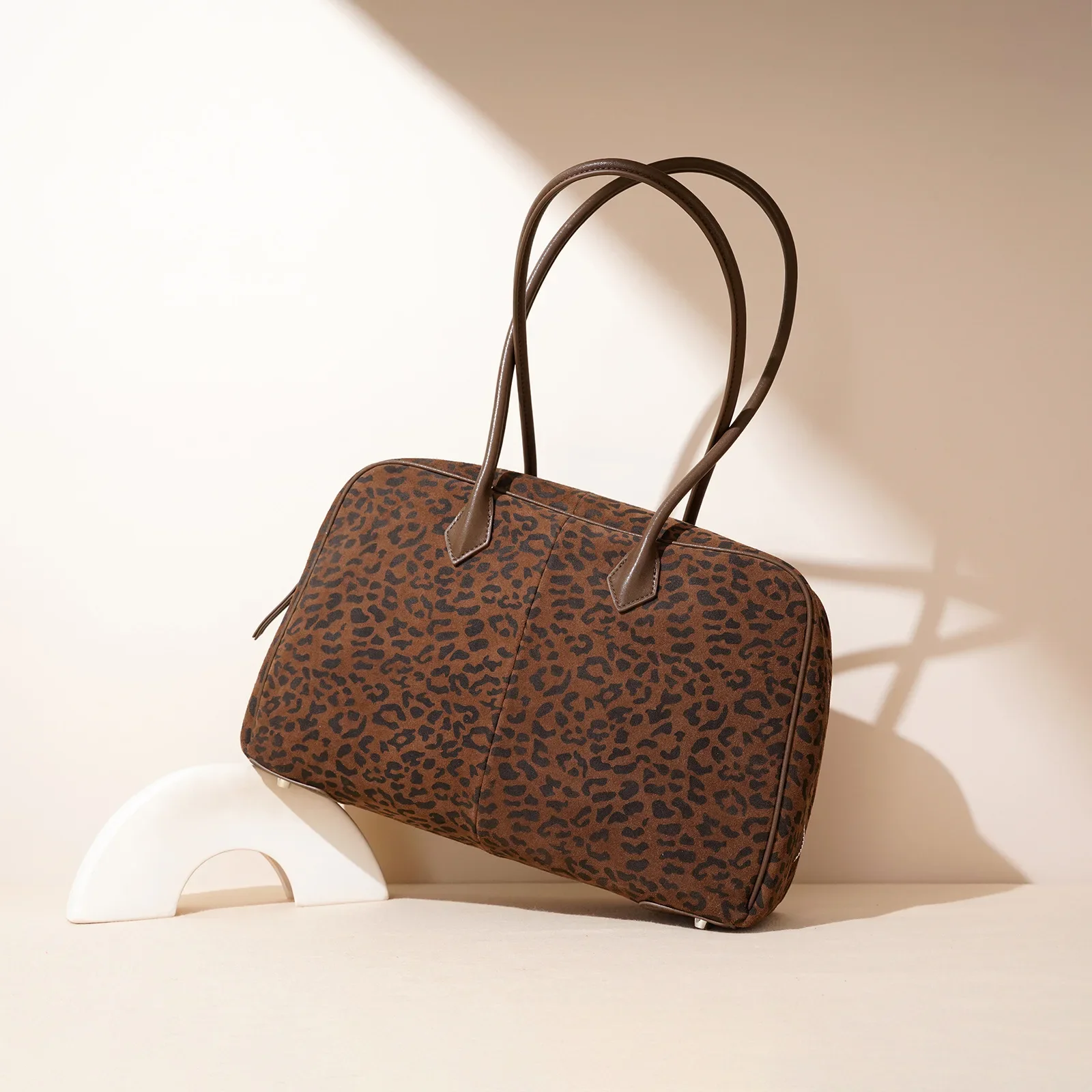 Minimalist Icon Diaper Bag Women's Luxury Leather Tote Vintage Crossbody Bag Designer Large Capacity Elegant And Timeless
