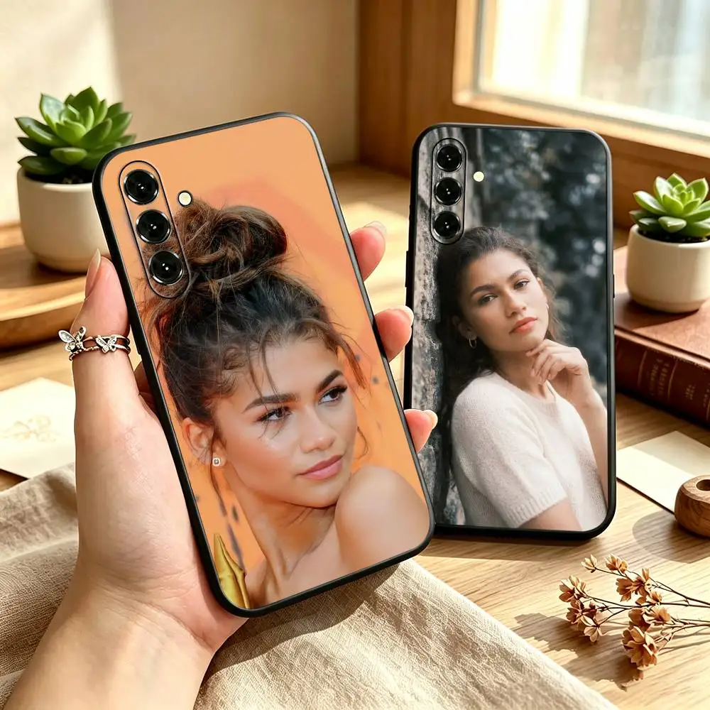 Zendaya Famous Actress Artistic  Phone Case For Samsung Galaxy A73,A72,A71,A70,A53,A52,A51,Soft Silicone Black Cover