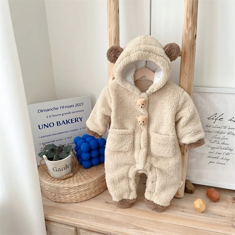 Baby autumn and winter jumpsuit Cute and super cute teddy bear sweater Baby winter clothing Warm climbing clothes for going out