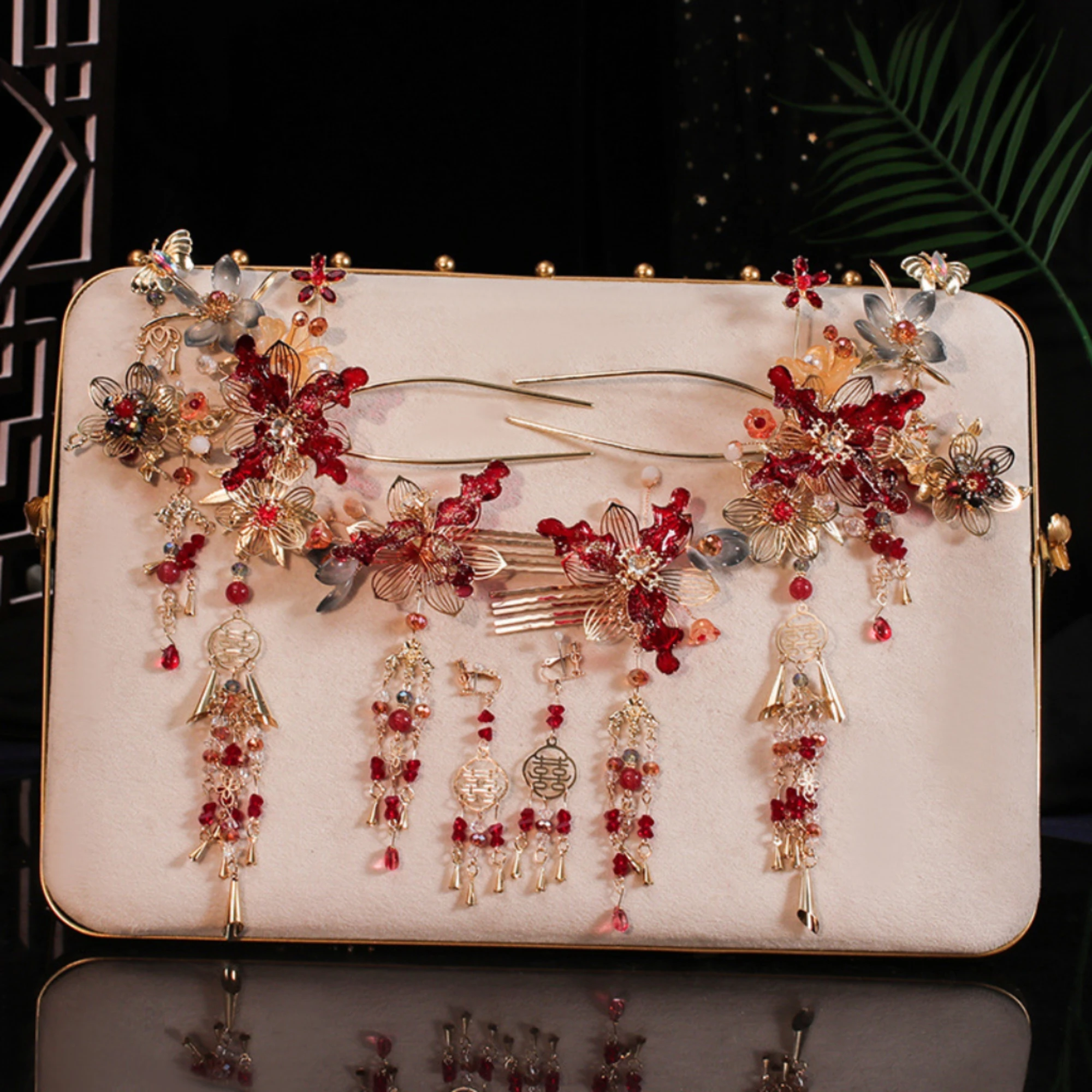 

New Chinese Style Red Crystal Tassel Hairpin Butterfly Hair Clip Handmade Featured Hair Accessories Bridal Wedding Headwear Suit