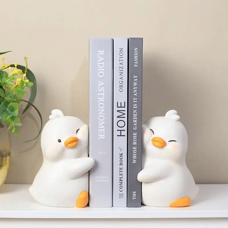 Cartoon Cute Hugging Pear Design Book Kawaii Hugging Bear Duck Rabbit Booknook Miniature Resin Bookend Ornament Home Decor