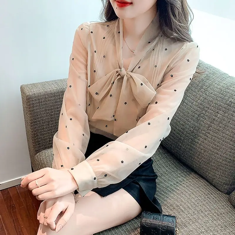 New Fashionable Polka Dot Chiffon Shirt with Women's Western Style Mesh Splicing Long Sleeved Sweet Top