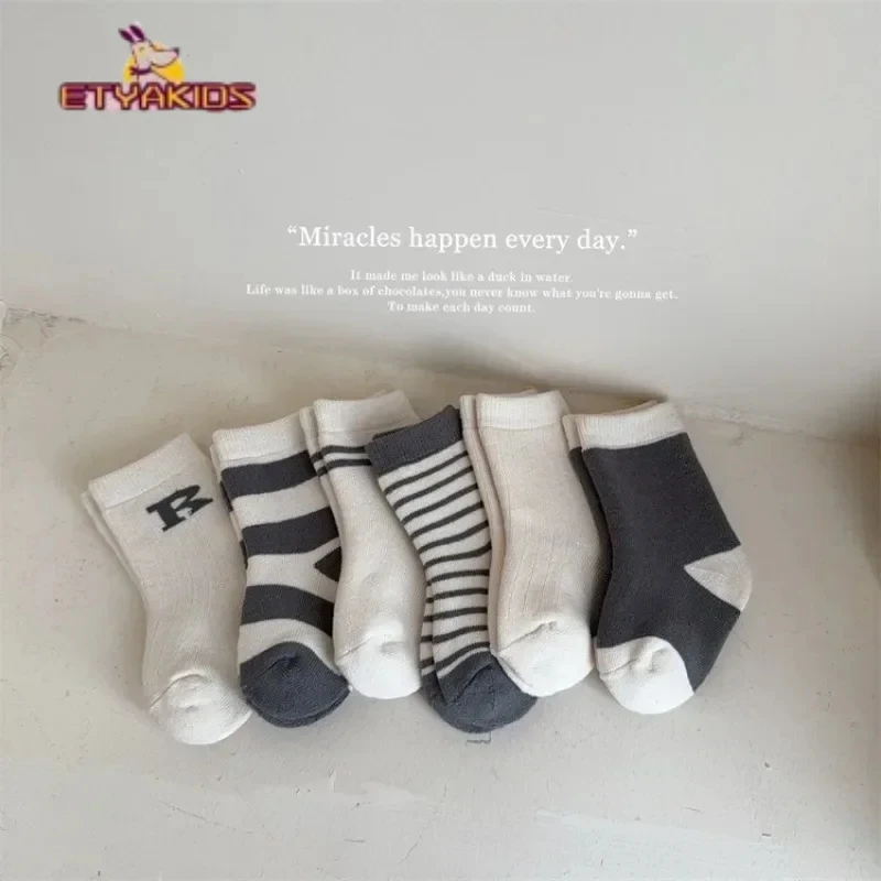 1pair Young Kids Sock for Boy Fashion Striped Letter R Calf Sock for Toddler Spring Autumn Soft Terry Breathable Sport Sock