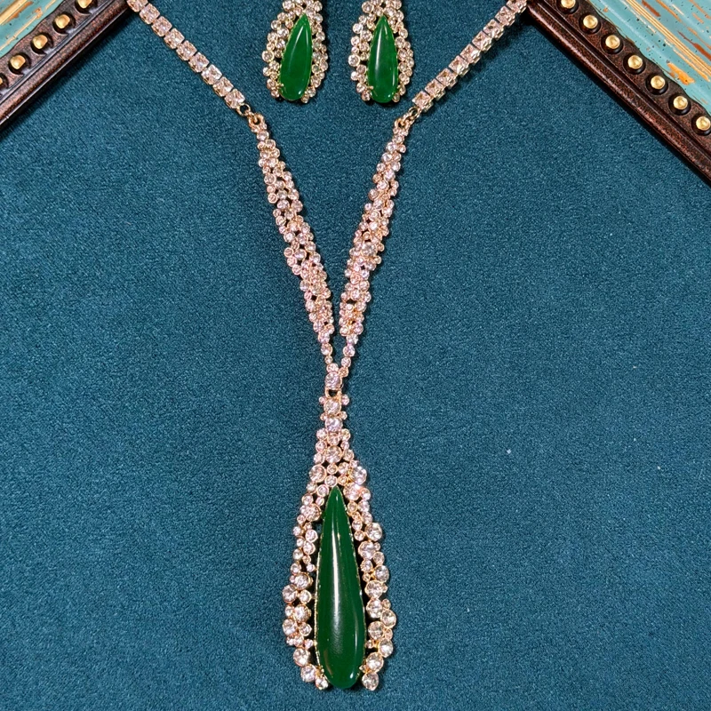 vintage-green-glass-water-droplet-rhinestone-jewelry-sets-pendant-necklace-earrings-luxury-high-quality-classic-retro-2026-gifts