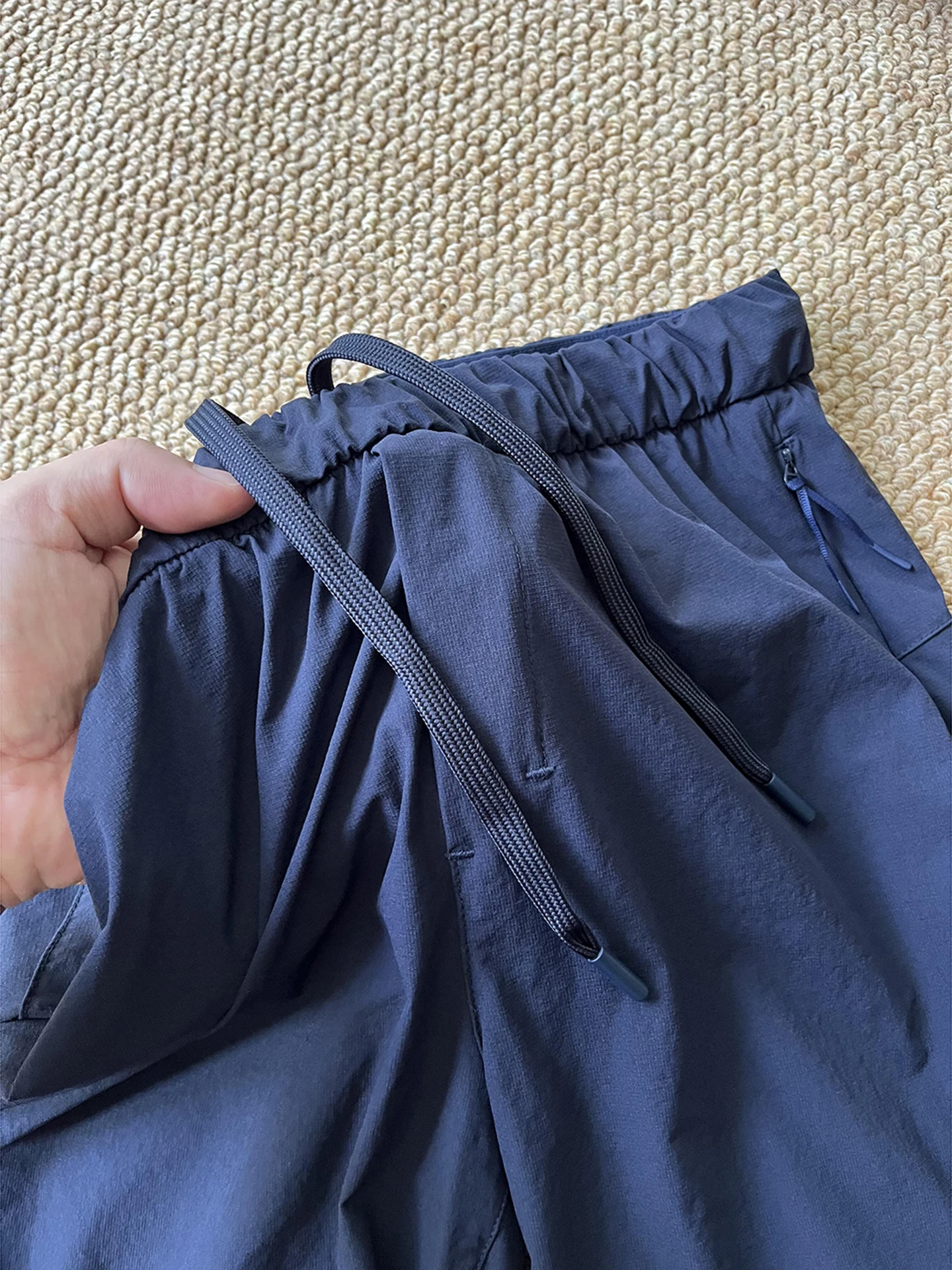 بنطلون رجالي كاجوال للخارج من القماش الناعم مع جيوب كارجو لفصل الخريف، بنطلون مقاوم للماء والرياح والعرق مع سحاب وخصر برباط و...