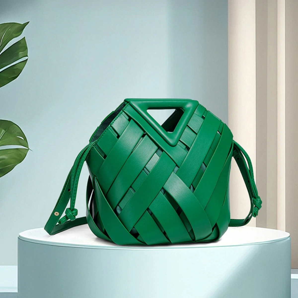 JIOMAY 2026 New Casual Handbag Women Crossbody Bag Inverted Triangle Hollow Versatile Woven Basket Bag for Women Shoulder Bag