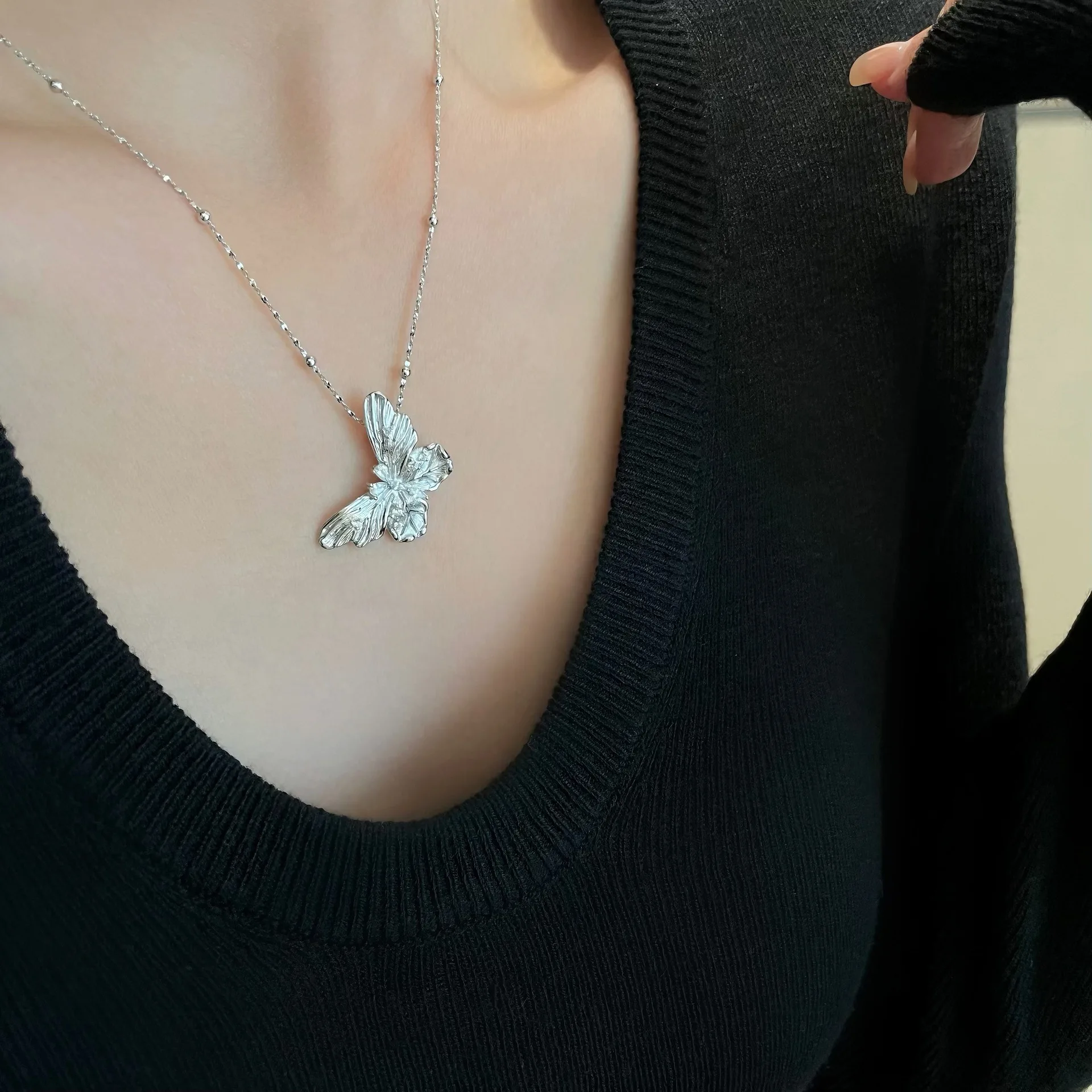 s925-sterling-silver-pendant-flashing-jewelry-fashionable-minimalist-luxury-light-weight-original-design-silver-acc