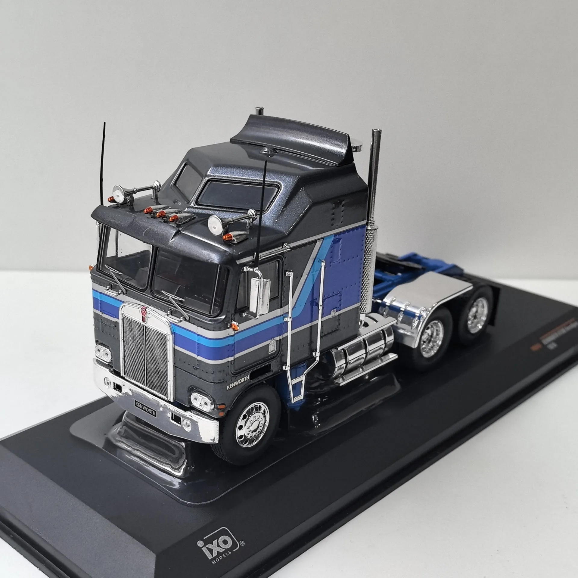 IXO escala 1:43 KENWORTH K100 1976 cabeza de remolque simulación coche en miniatura de aleación vehículo fundido a presión juguetes de recuerdo coleccionables