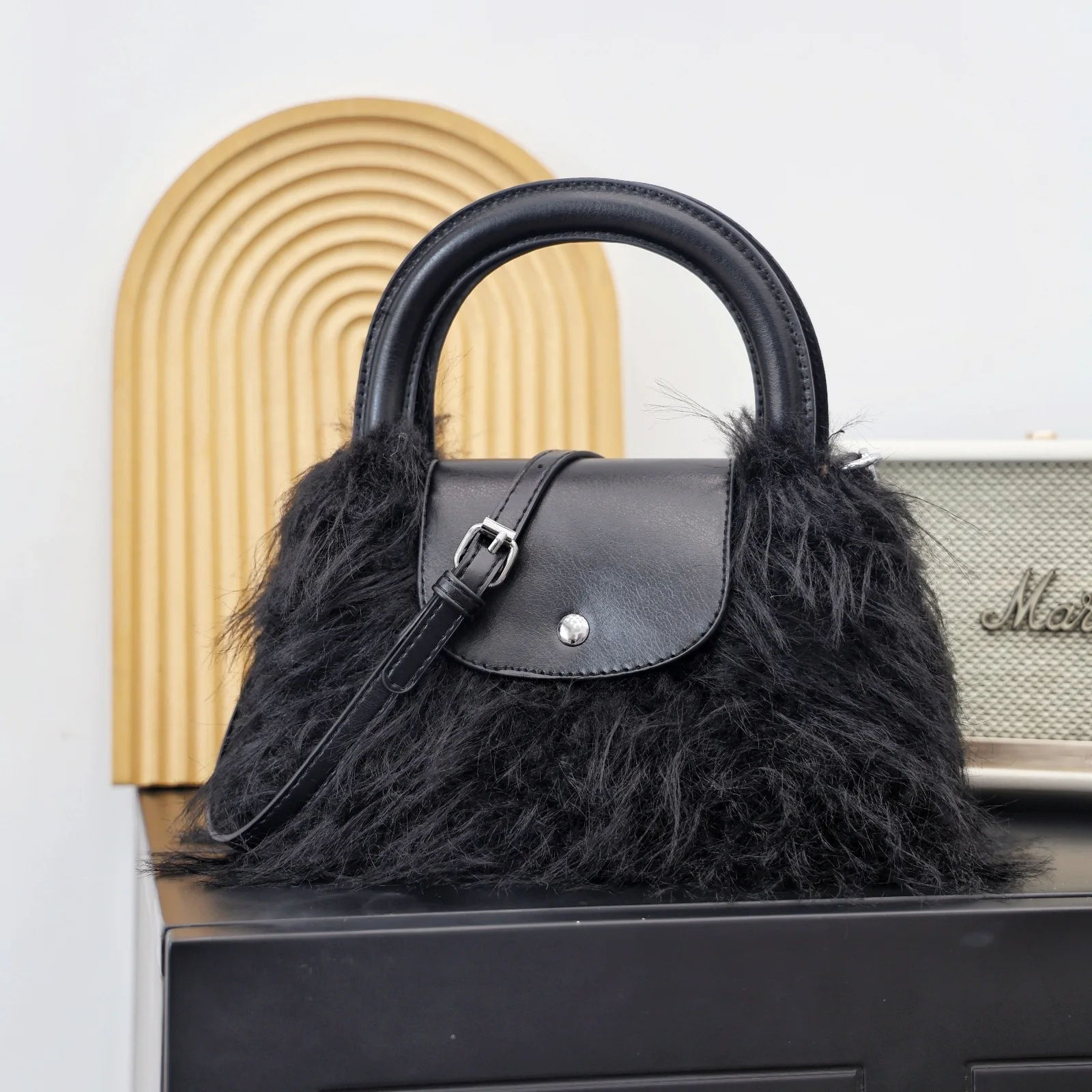 

Vintage Faux Fur Women's Handbags Winter Soft Plush Ladies Shoulder Bag Furry Small Messenger Bags Solid Color Female Tote Purse