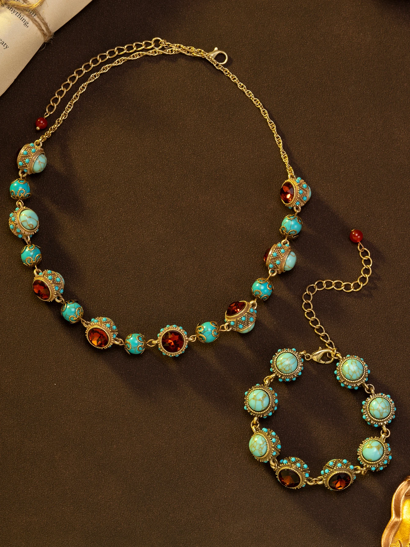 Vintage Elegant Synthetic Lapis Lazuli Tea-Colored Rhinestone Double-Sided Inlaid Fashion Necklace and Bracelet Suitable for Women to Wear Daily or at Parties, Also Makes a Great Gift