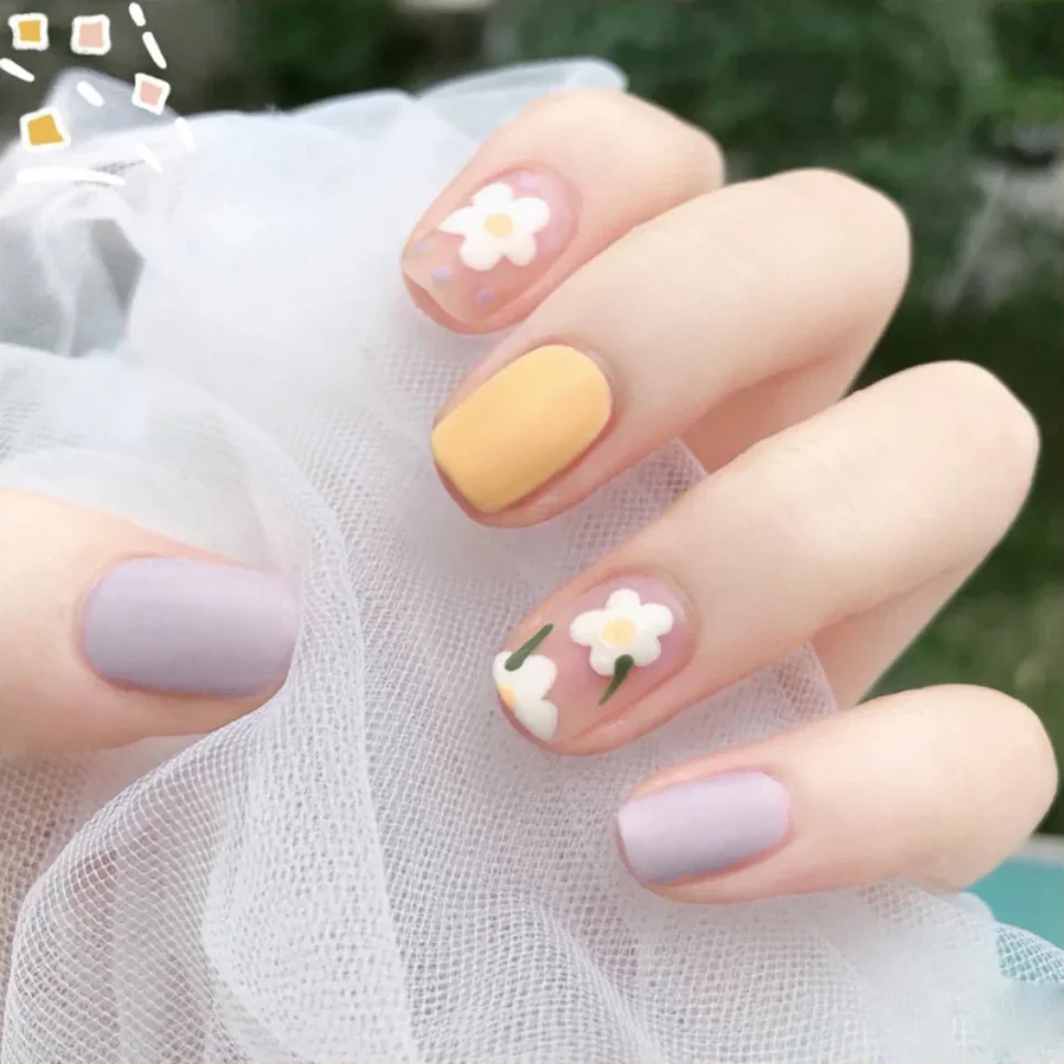 24 Stuks Kleine Verse Witte Bloemen Versierd Matte Draagbare Nep Nagels Geschikt Fee Meisje Zomer Pers Op Valse Nagels Kunst