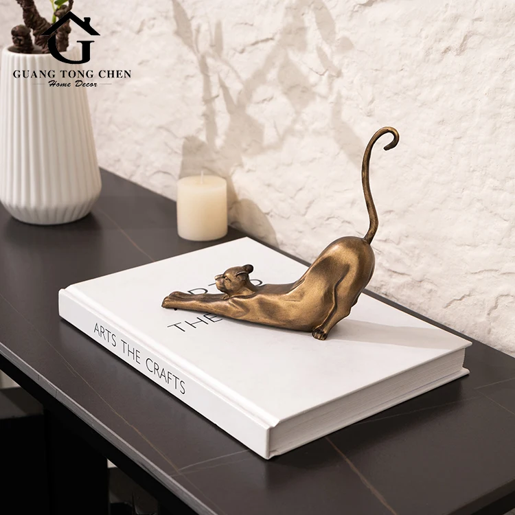 Modern Simplicity Hotel Office Desktop Decoration Gold Handmade Resin Decor Cheetah Ornaments