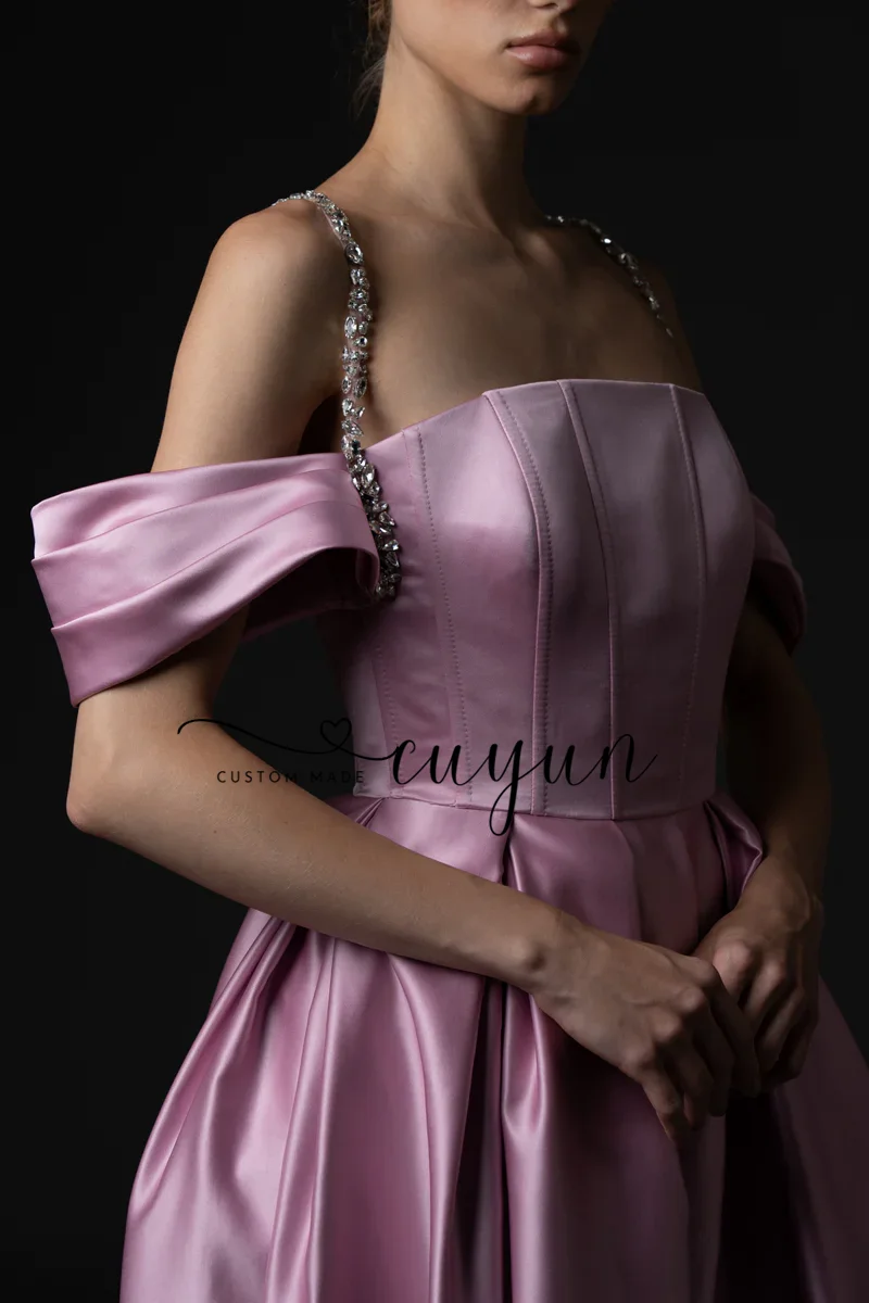 CUYUN, vestidos largos de graduación de satén de seda personalizados con hombros descubiertos, tirantes con cuentas, vestido de noche con abertura larga, vestidos de fiesta para cena de línea A