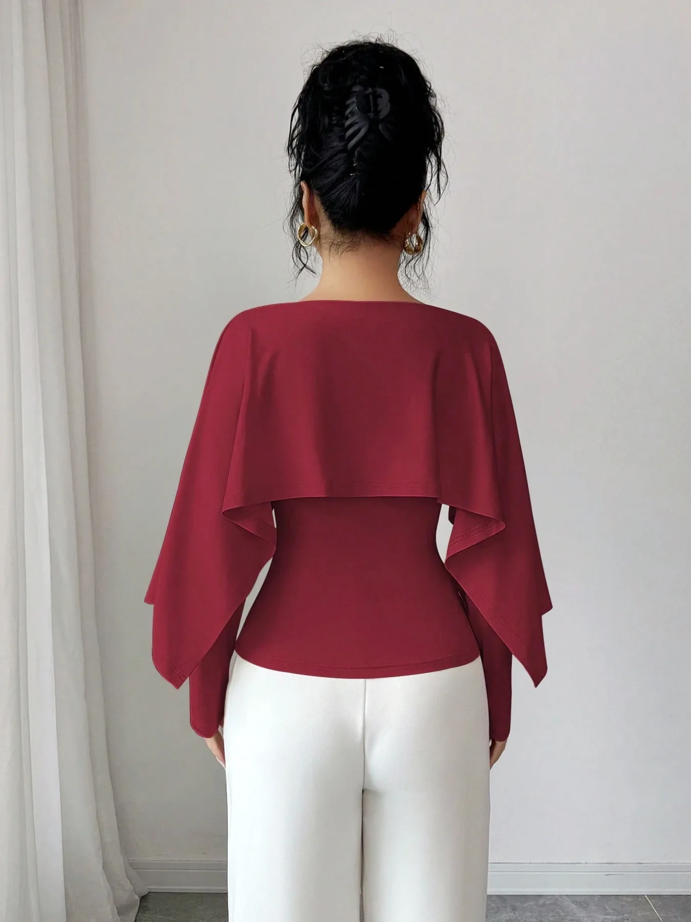 Elegante, schlanke, einfarbige Cape-Bluse für Damen, langärmelig, zweiteilig aussehend, figurbetont, schick, für Büro, Abend, Party, Dating, Alltag. – Detail 24