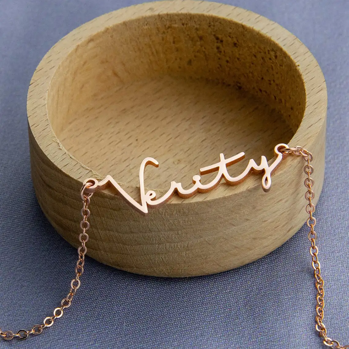 Collar con nombre fino personalizado para mujer y niña, joyería de acero inoxidable, colgante de placa de identificación de Color plateado, regalo personalizado para ella