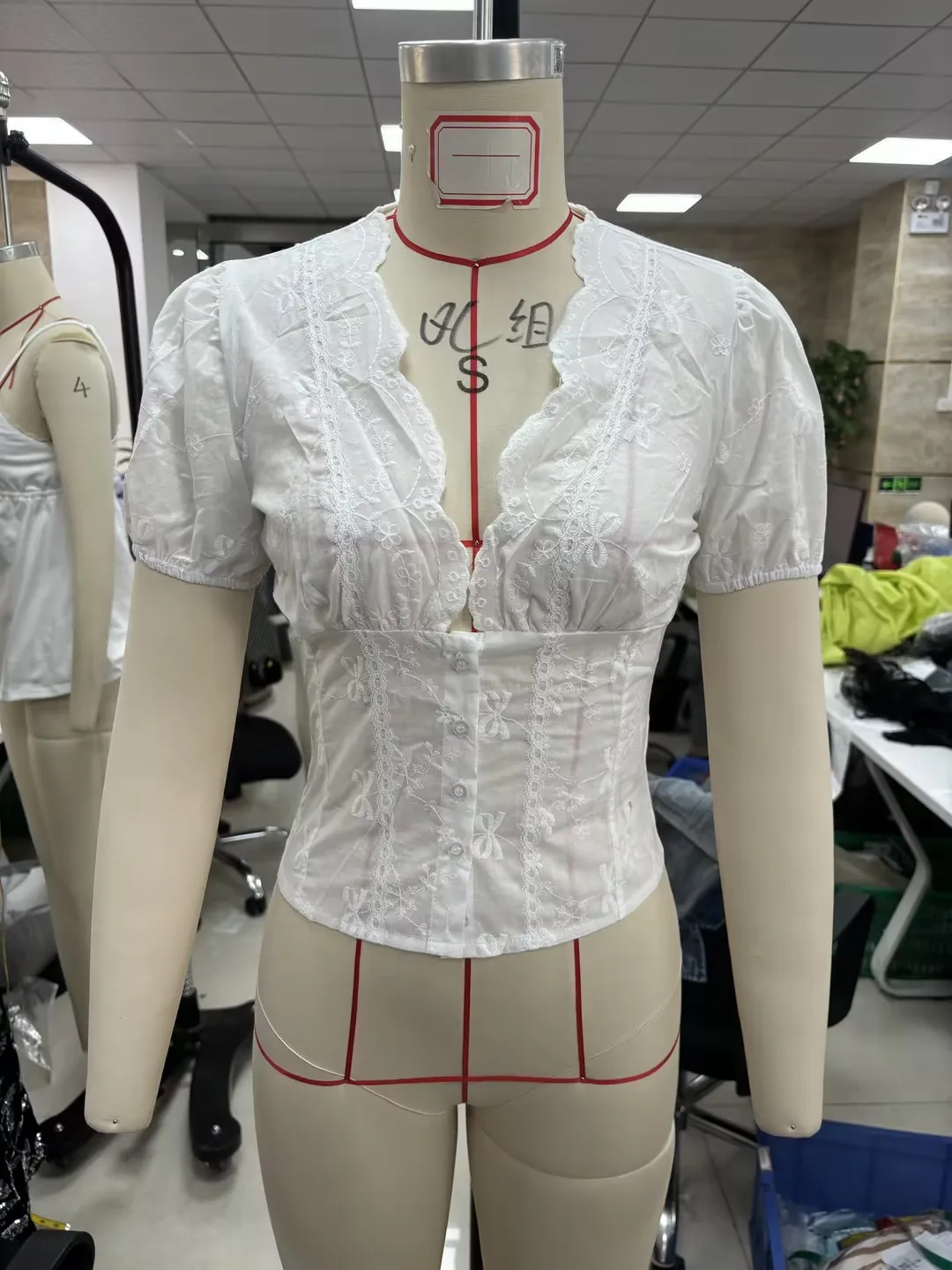 Women's Lace Embroidery Slim Cropped Tops Short Puff Sleeve Deep V-Neck Button Front Decor Cardigan