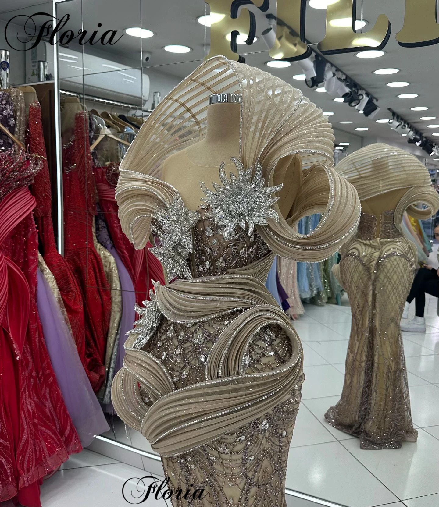 2025 Newest Champagne Evening Dresses Mermaid High Fashion Designer Celebrity Dresses Robes De Soirée Red Carpet Runway Dresses
