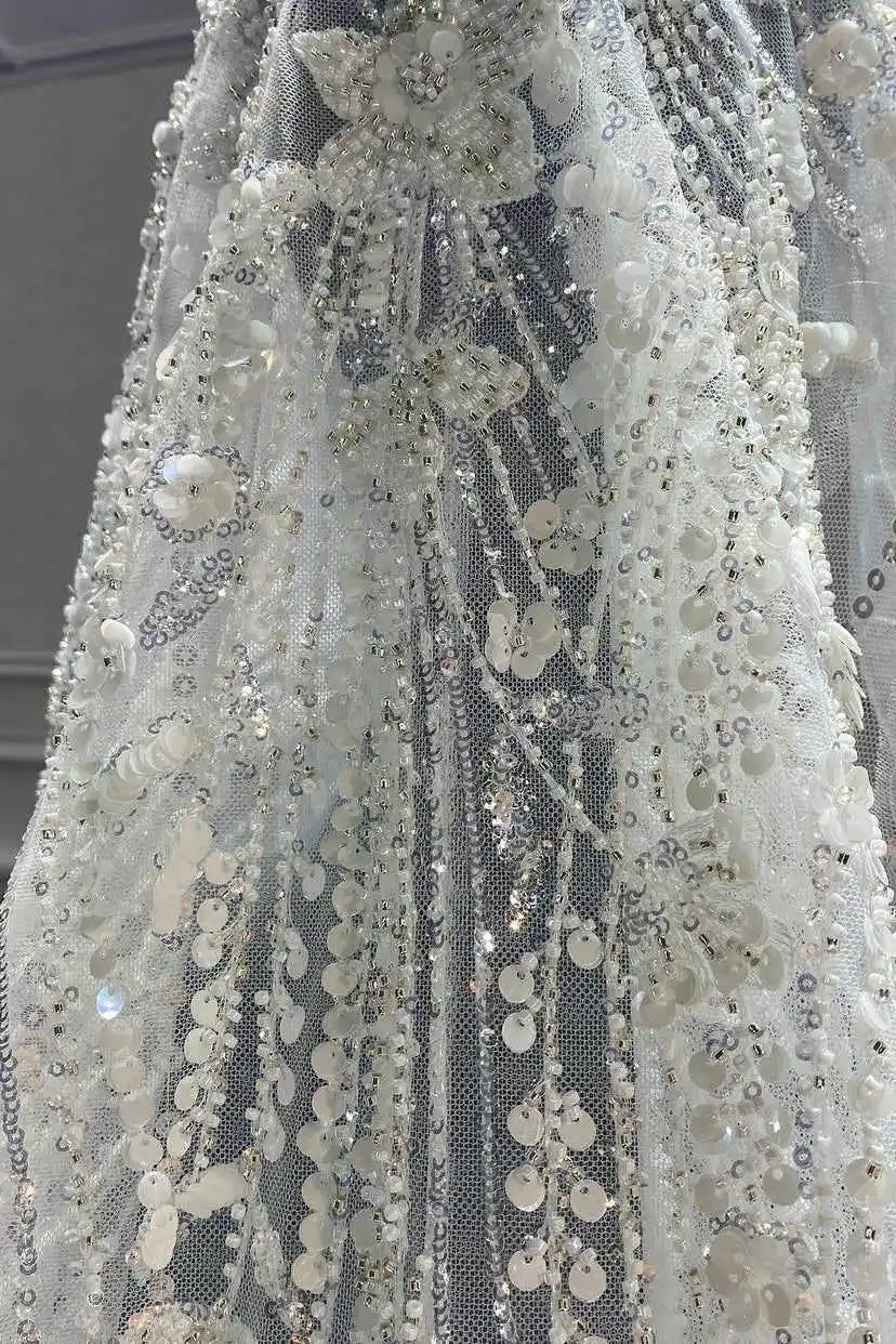 Luxury Elegant Wedding Veils One Layer Tulle Appliques Lace Tulle Sequins Bridal Veil Cut Edge Customized Length Veils image 3