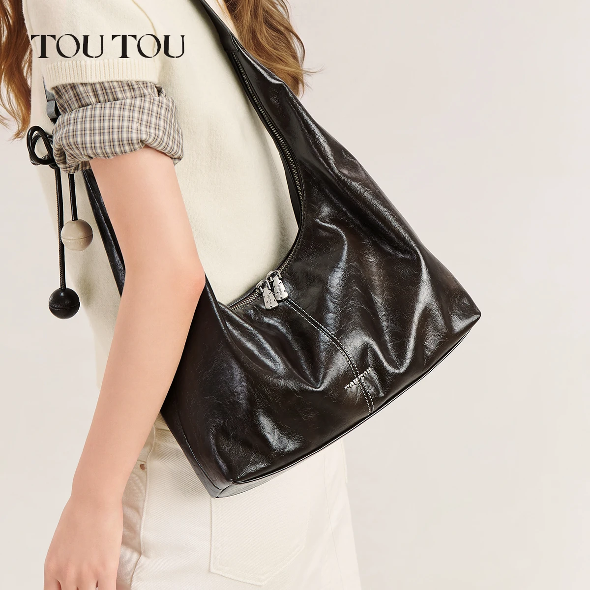 TOUTOU Vintage Hobo Shoulder Bag for Women, Hand Rubbed PU Crossbody Bag, Large Capacity Tote with Bow & Bead Decor