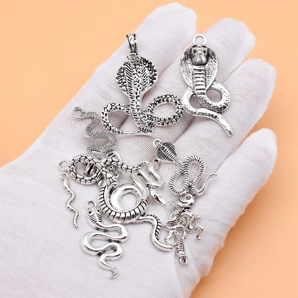 100Pcs/Bag 12 Styles Antique Silver Color Snake Charms Pendant Diy Jewelry Accessories For Jewelry Making