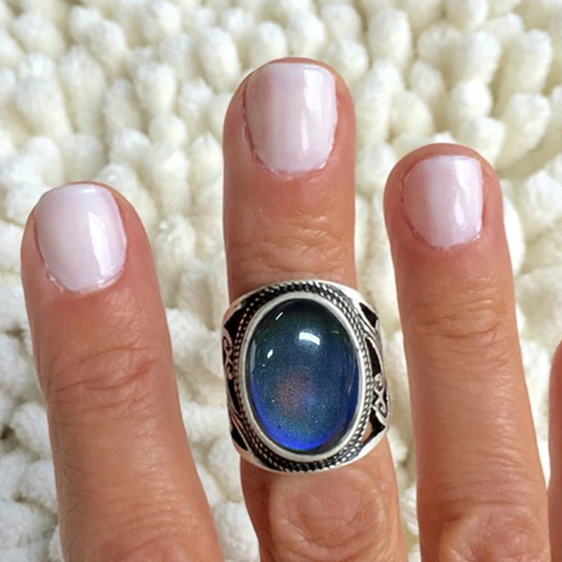 Huitan Vintage Dame Ringe Große Oval Kunststoff Stein Täglichen Verschleiß Party Einzigartige Retro Frauen Zubehör Edlen Schmuck Drop Shipping