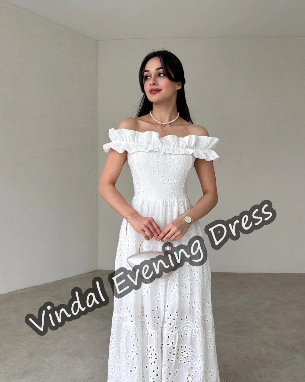 Vestido feminino com renda fora do ombro, mangas curtas, vestido elegante na linha A, comprimento do tornozelo, sutiã embutido, renda da Arábia Saudita, elegante, 2024