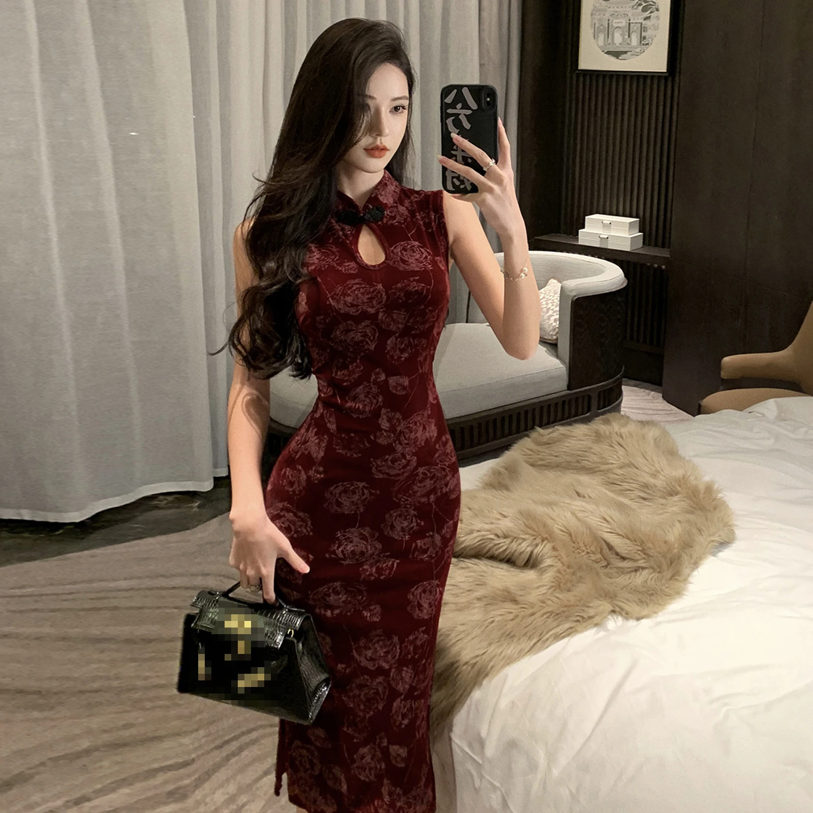 

Новое китайское платье средней длины с красным принтом и вырезом Svel для молодых женщин на осенний сезон