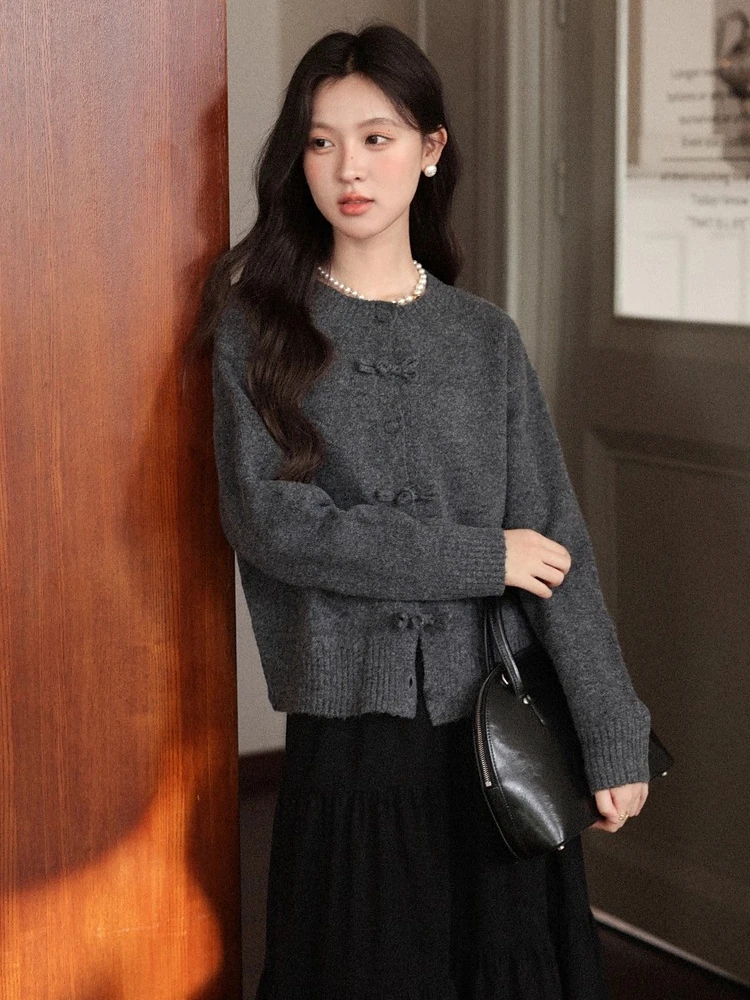 ALXNAN femmes tricoté Cardigan 2025 col rond grenouille boutons élastique respirant tricots décontracté femme à manches longues hauts L58907