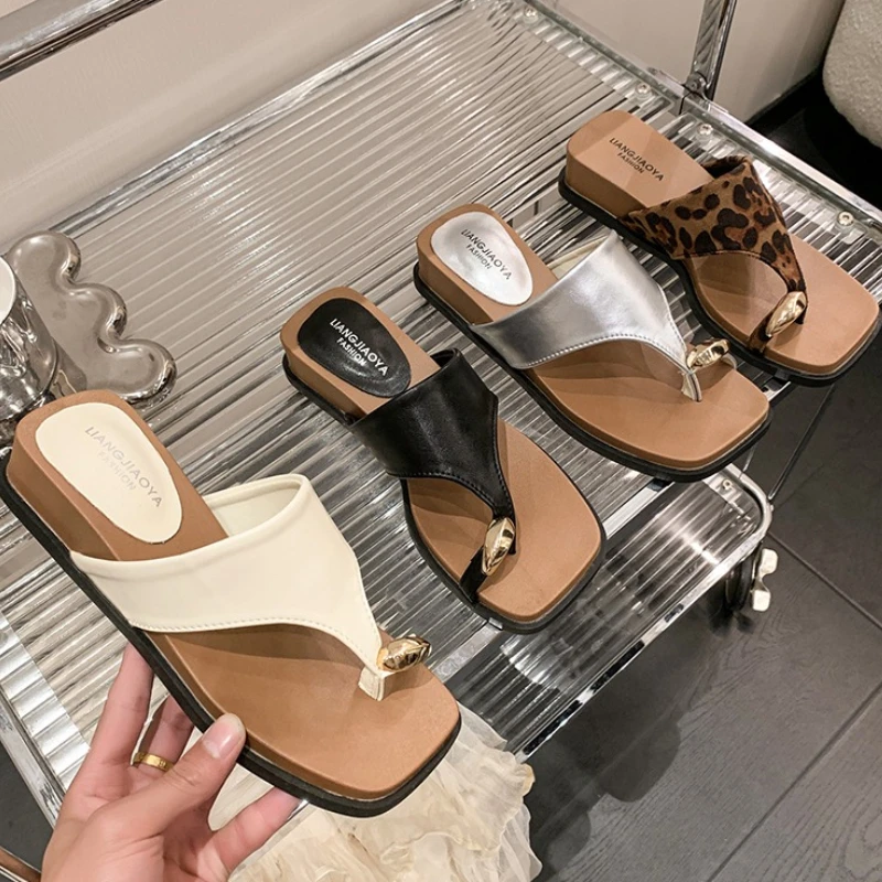 

Летние женские шлепанцы на платформе с толстой подошвой, с ремешком между пальцами, увеличивающие рост, дизайнерские, для отпуска