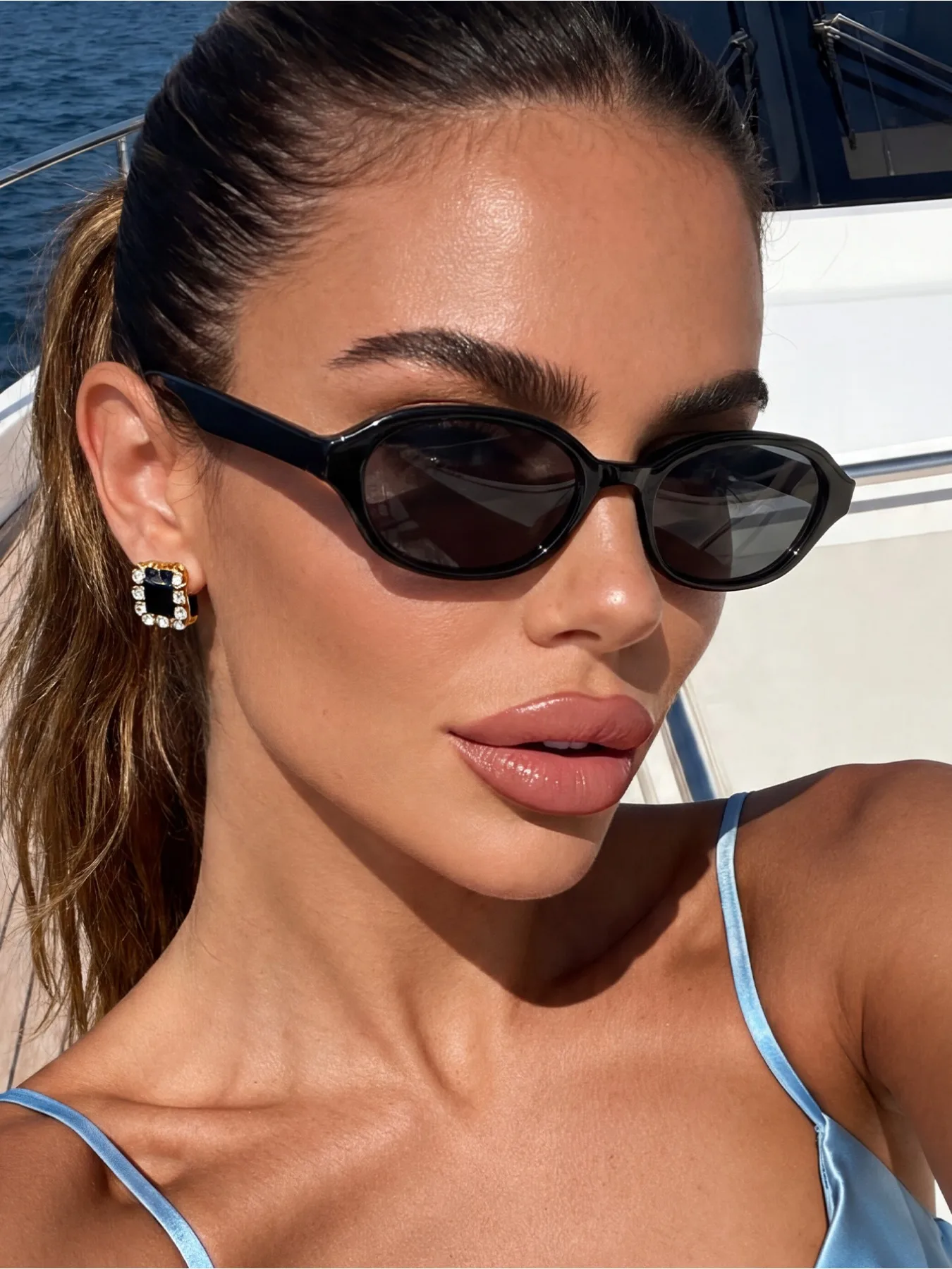 1 Pair Unisex Black Oval Small-Frame fashion glasses, Casual Fashion Eyewear for Daily Outfits