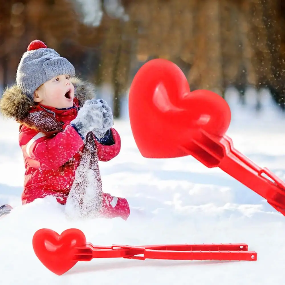 Outdoor Snowball Maker Clamp Plastic Heart Shape Snow Toy Thickened for Children’s Winter and Beach Games