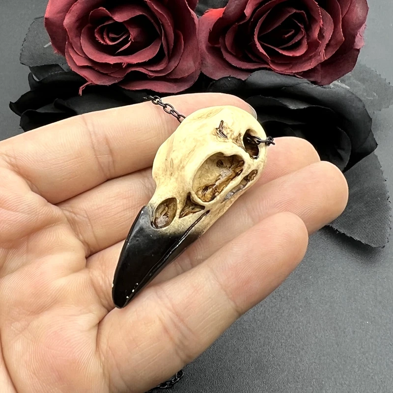 

3D Raven Skull Necklace Resin Replica Raven Magpie Crow Poe Gothic Gift,Halloween Raven Skull Necklace,Goth Bird Skull Jewelry