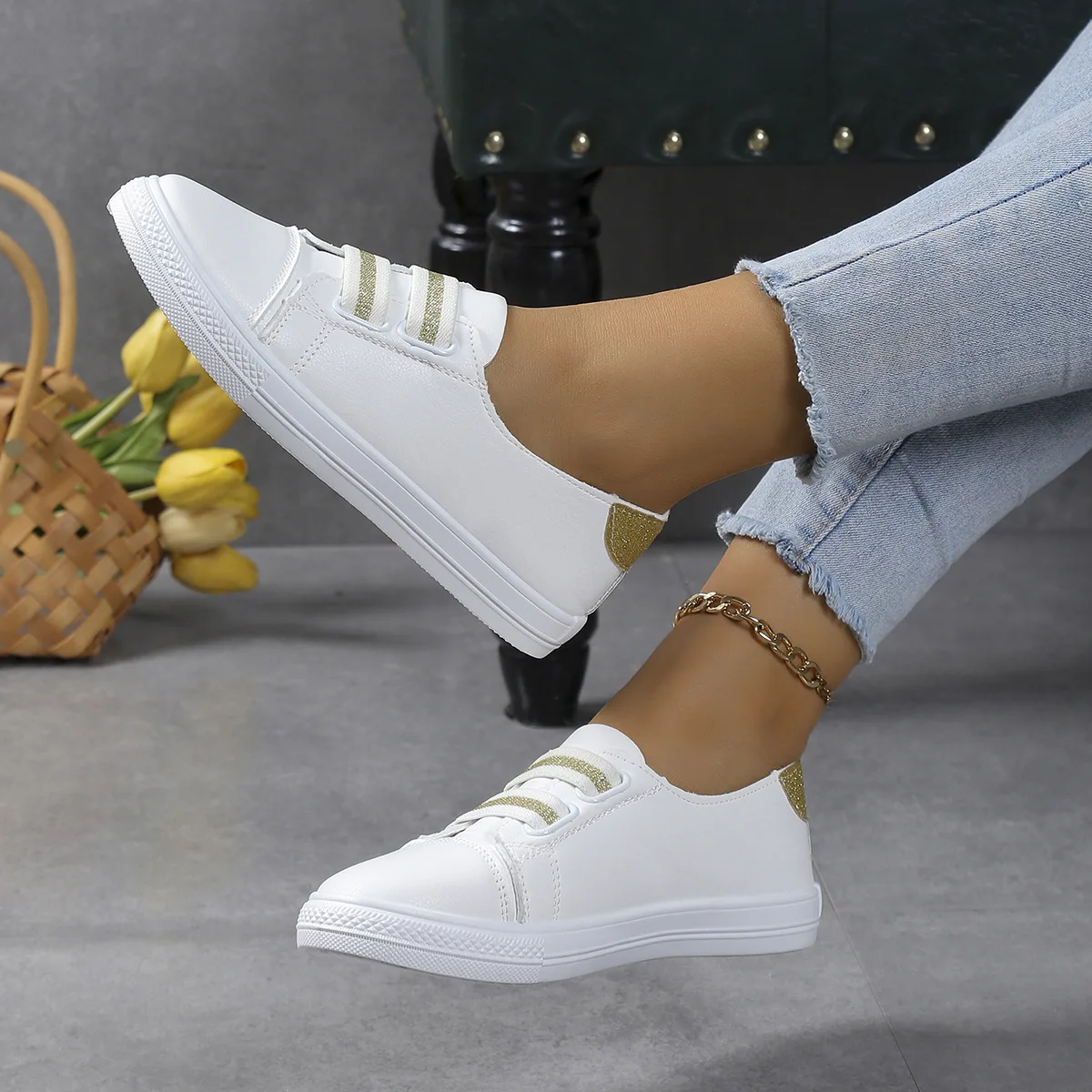 Women Casual Shoes with Thick Bottom 2024 New Style for Spring and Autumn Women Sneakers Couple Sports Casual Skate White Shoes