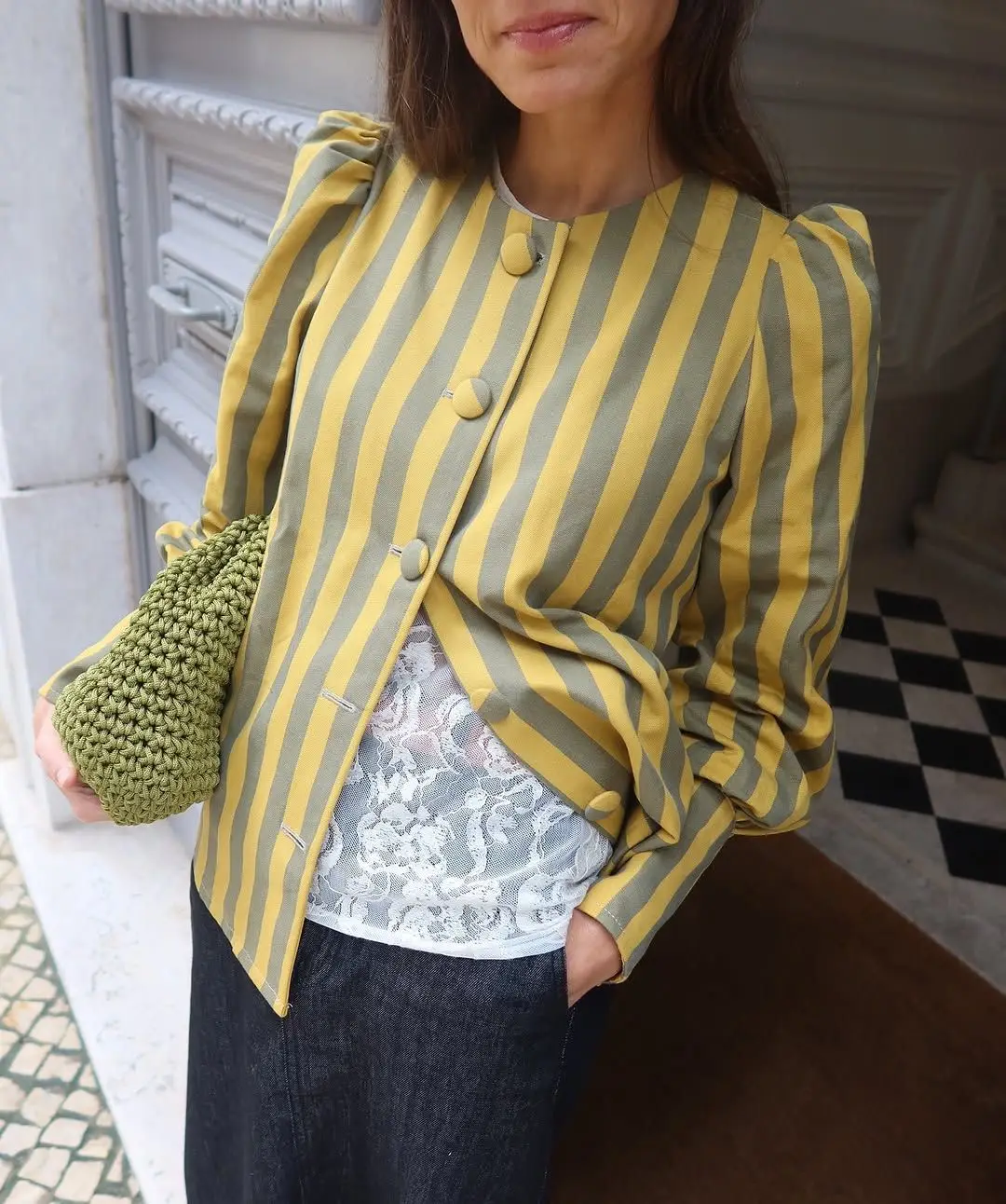 

Новая женская блузка осень 2026: шикарная свободная рубашка в полоску с принтом, круглым вырезом, пышными рукавами, на одной пуговице, простой повседневный топ