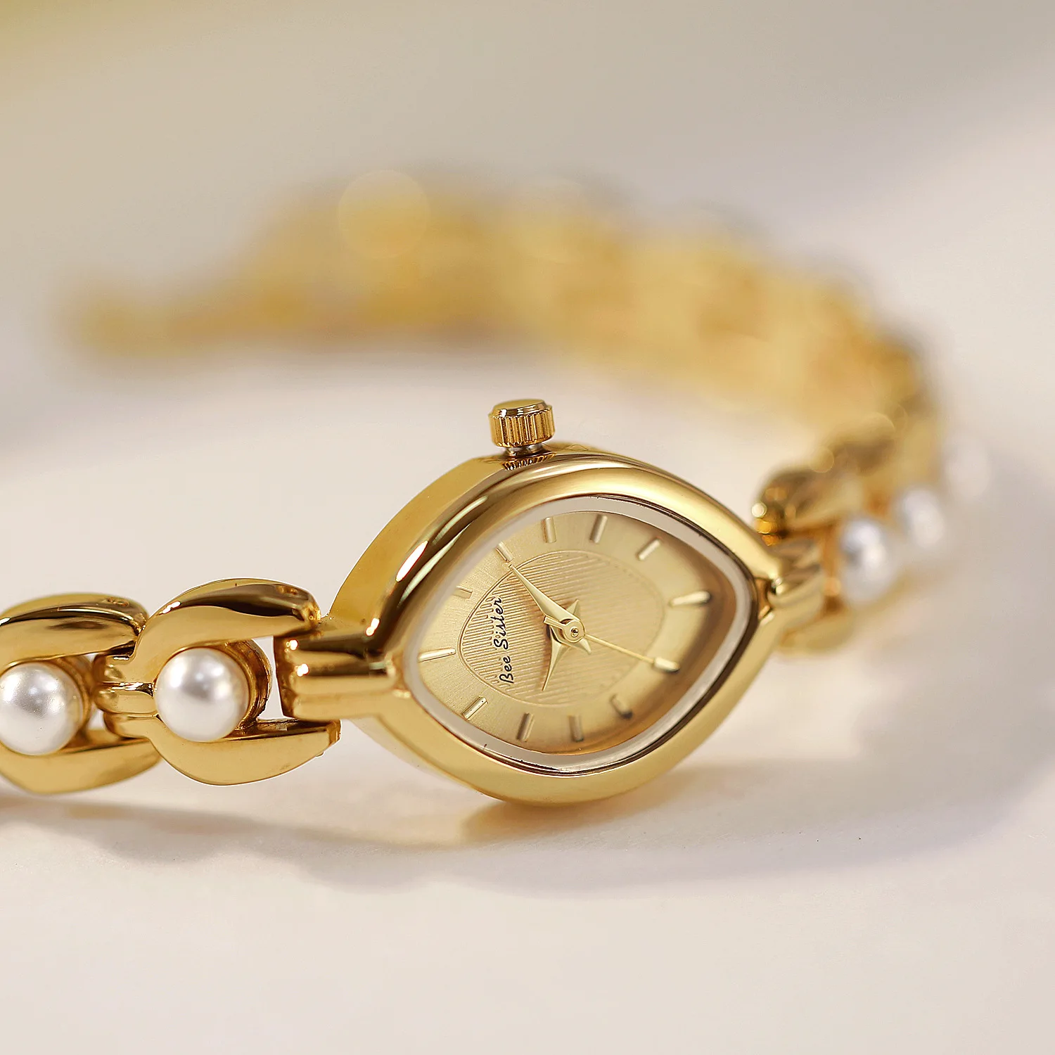 New High end WatchWomen Watch Vintage Luxury Brand Pearl Bracelet Temperament Waterproof Ladies Fashion Quartz Wristwatches Gift