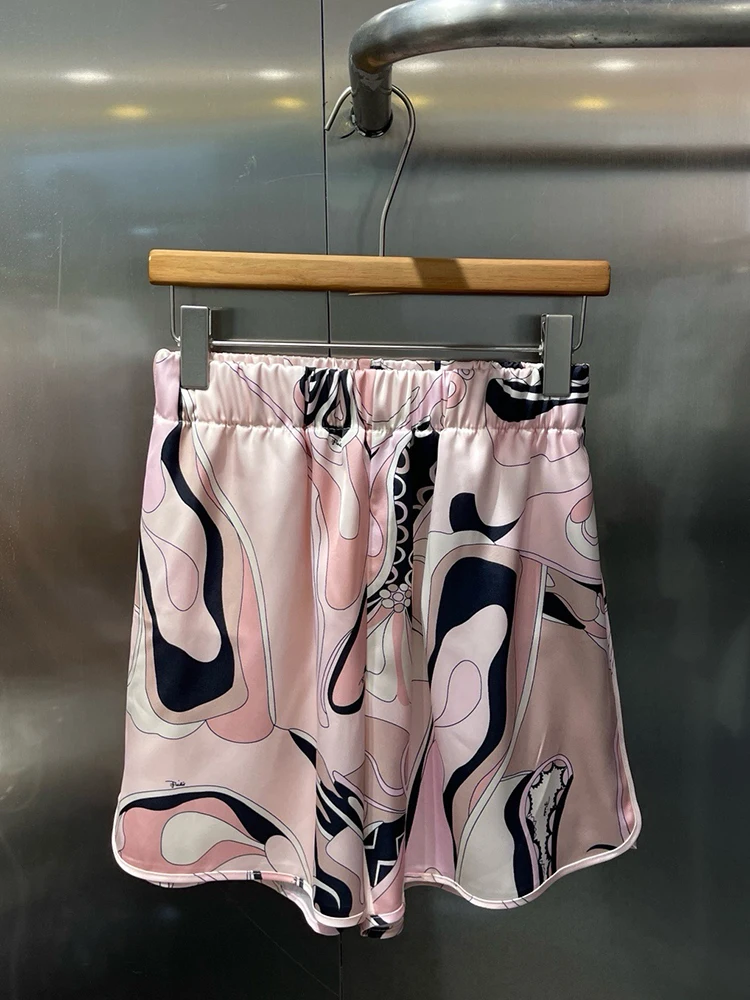 Design Retro Geometric Print Elastic Waist Satin Wide Leg Shorts 2026 Summer Women's Clothing Fashion Versatile Loose Hot Pants
