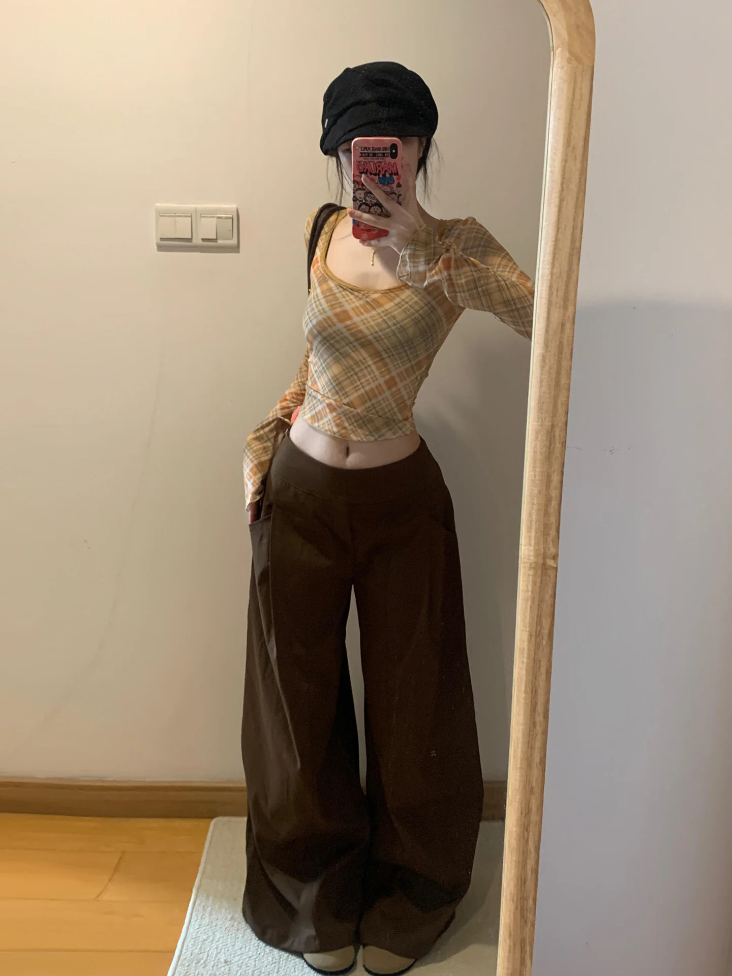 

Retro Korean Design Plaid Me U-Ne Long Sve T-irt Women's Early Autumn Slimming Sweet And Spicy Versatile Top