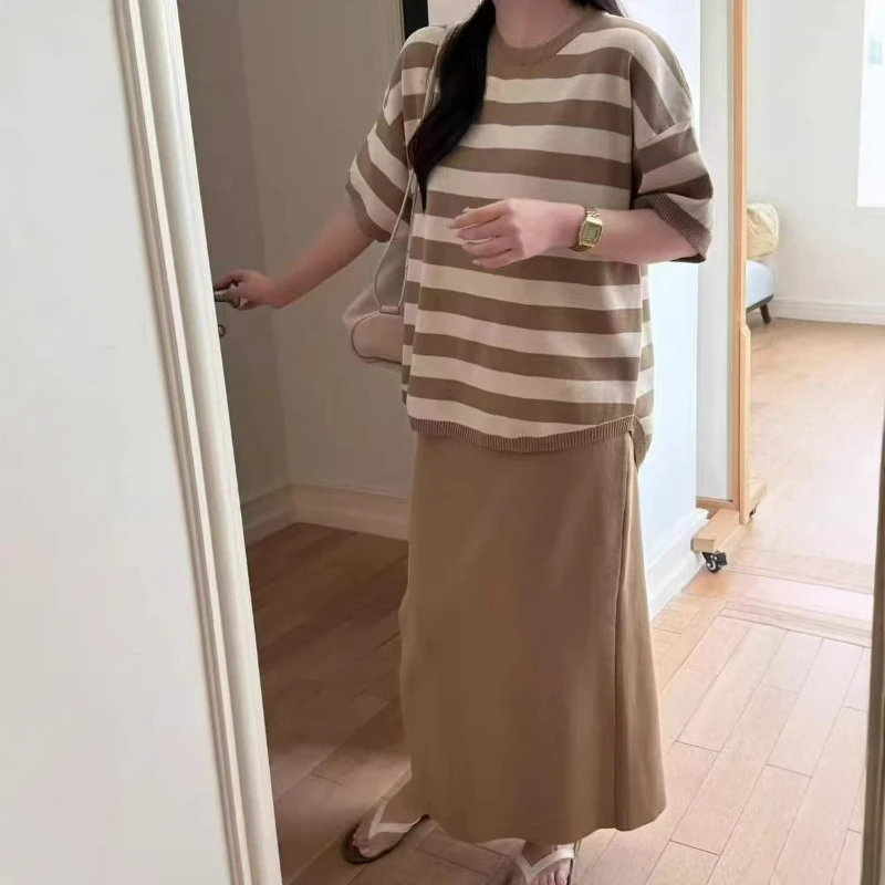 

Short-sleeved T-shirt High-waisted Skirt Two-piece Set for Women New Fashionable European American Style Elegant Set Spring 2026