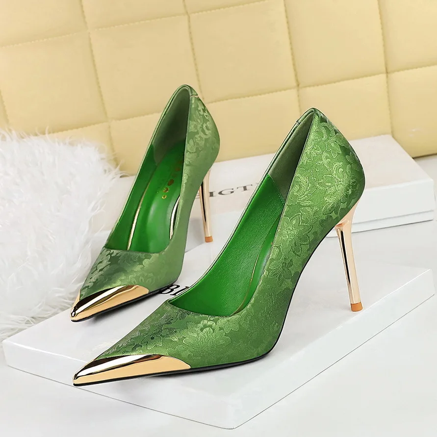 

Women's shoes, high heels, silk slim heels, shallow mouthed metal pointed satin, banquet single shoes for women
