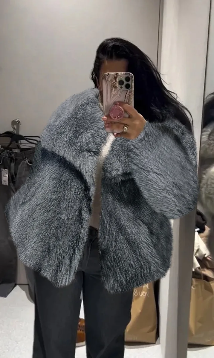 Women's Artificial Fur Coat with Large Lapel Short Fashionable Fox Fur Style Fluffy Plush Clothing for Ladies