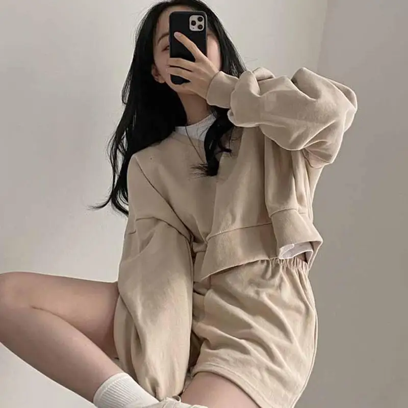 한국 세트 레이지 브이넥 풀오버 스웨트셔츠 세트 루즈핏 긴팔 캐주얼 라운지웨어 세트 하이웨이스트 와이드 레그 쇼츠 아웃핏