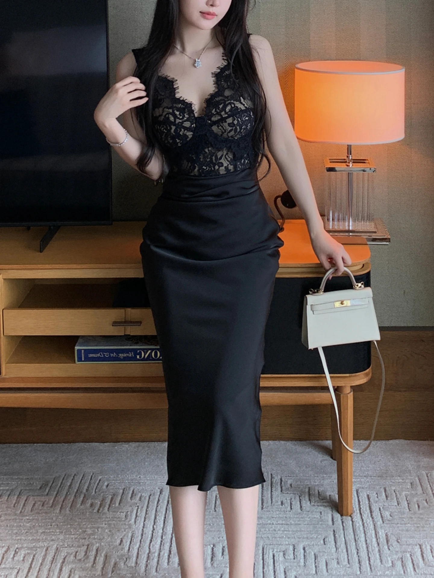  Satin V-ne Strap Dr Sexy Lace Mosaic Allure Sophistiion High-quali Ele Faionable Fem's Dr Skirt