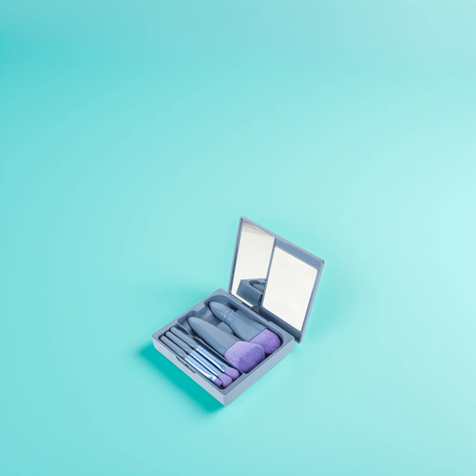 1 set di pennelli per trucco da viaggio compatti, custodia portatile, setole integrate, cipria, ombretto, fondotinta, mini